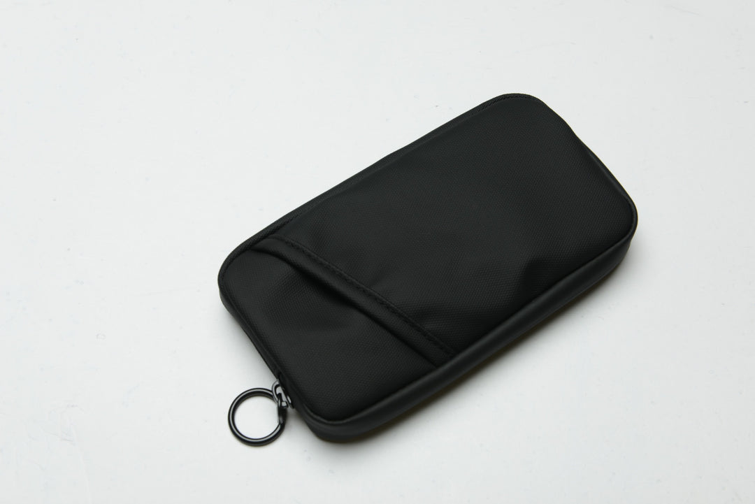 RAINPROOF ESSENTIAL CASE BLACK